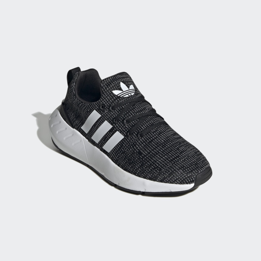 Adidas swift cheap run schwarz