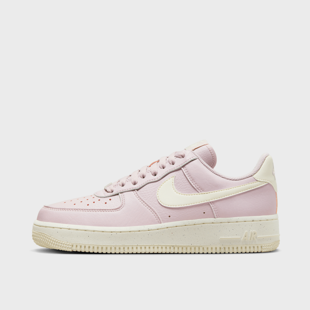 nike air force 1 07 lila