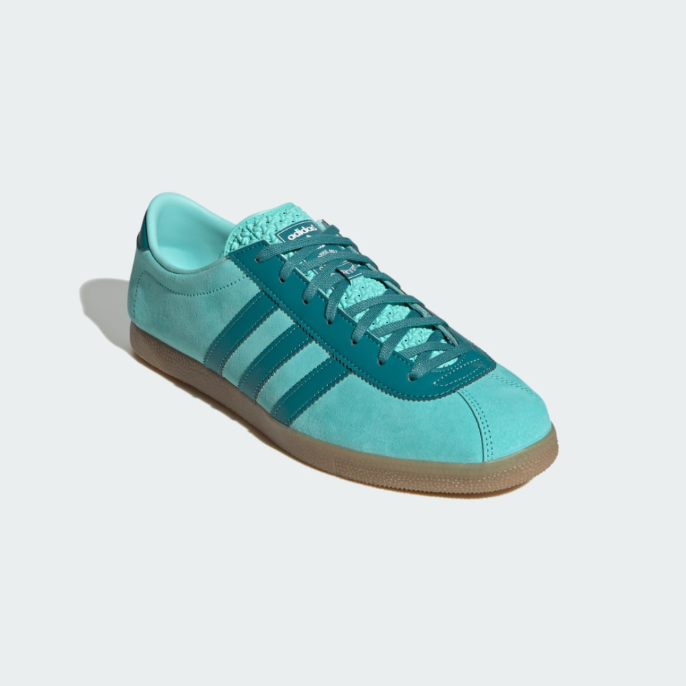 Adidas shoes queenstown london hotsell