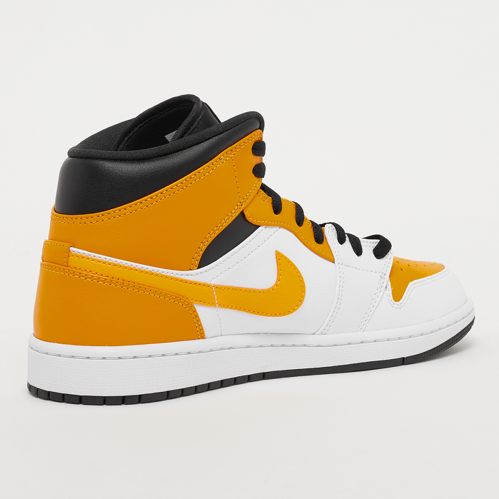 oranje jordans mid