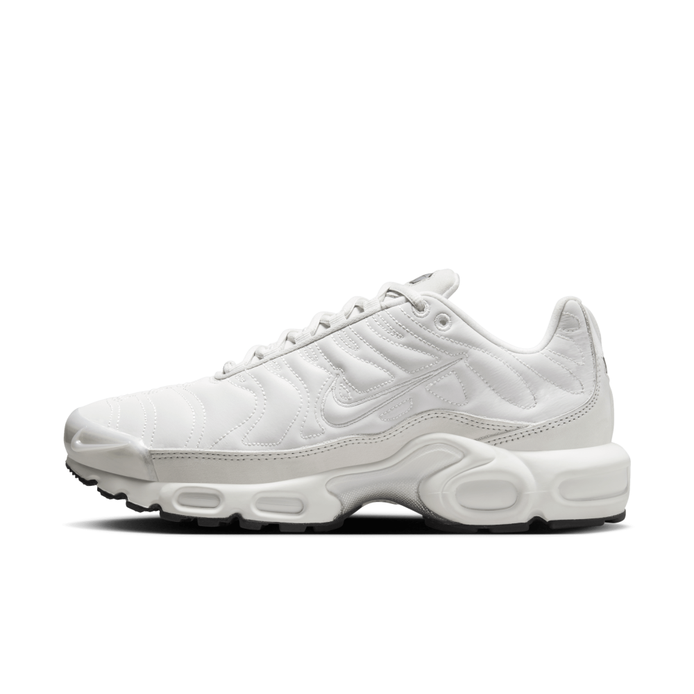 All white nike shoes air max online