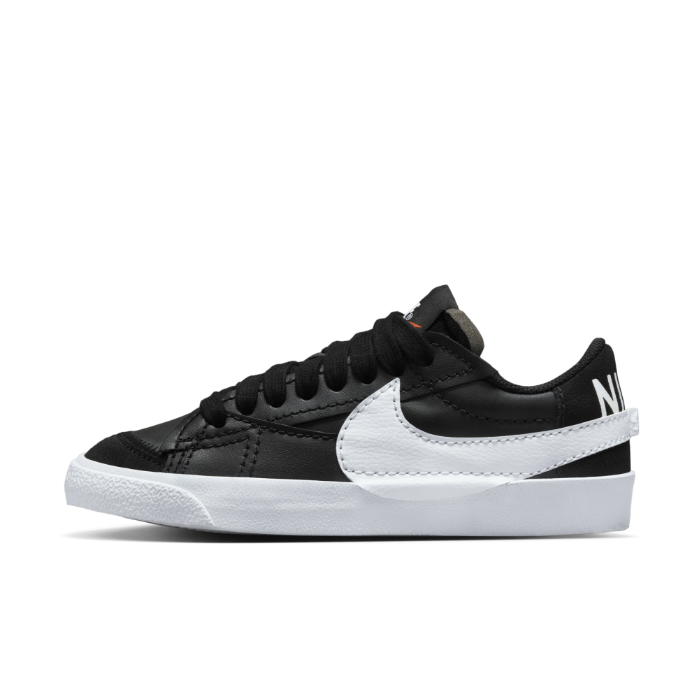 Black low nike blazers online