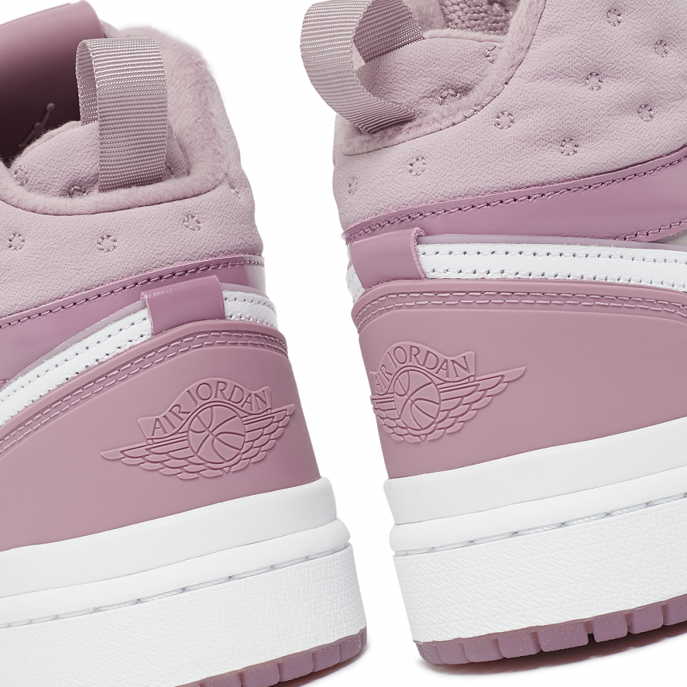 all white low nike dunks