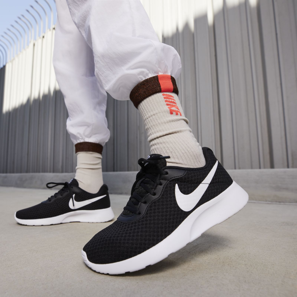 tanjun nike boots