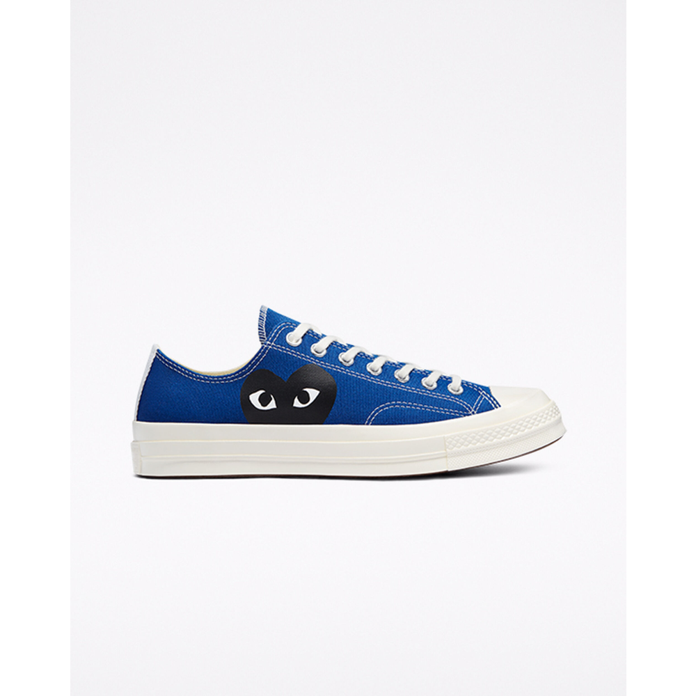 Black and blue chuck taylors online