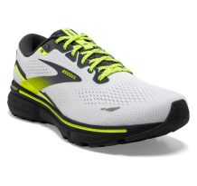 Brooks Ghost 15 (110393-125) in weiss