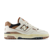 Golden Yellow Highlights Hit the New Balance 550 Vintage Brown (BB550VGC) in weiss