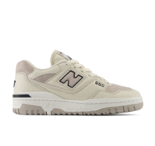 Golden Yellow Highlights Hit the New Balance 550 (BBW550RB) in weiss