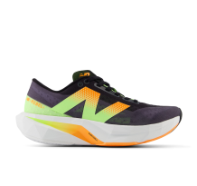 New Balance FuelCell Rebel v4 (WFCXCG4) in schwarz