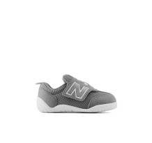 New Balance NEW B FIRST (NW1STGR) in grau