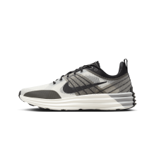 Nike Lunar Roam (DV2440-102) in weiss