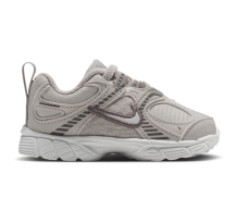 Nike V5 RNR (IU2585-002)