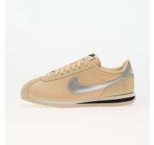 Nike W Cortez Txt Sesame Metallic Silver Lt Orewood Brn (DZ2795-201) in braun