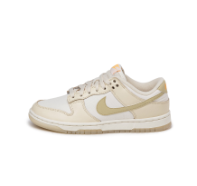 Nike Dunk Low (FZ2552 100) in gelb