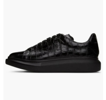 Alexander McQueen Oversized Croc (553680WIAY01000)