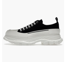 Alexander McQueen Tread Slick Low Lace Up (604257 W4L32 1070)