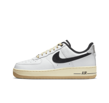 Nike Air Wmns Force 1 07 LX (DR0148-101) in weiss