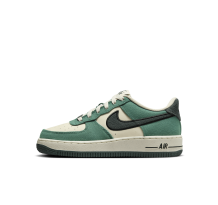 Nike Air Force 1 LV8 (FN4731-100) in weiss