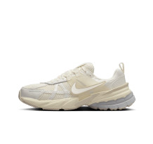 Nike WMNS V2K Run (HQ1512-110) in weiss