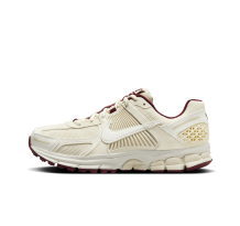 Nike Zoom Vomero 5 WMNS Red Coconut Milk (HF0737-111) in weiss
