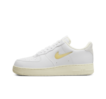 Nike Air Force 1 07 LX (DC8894-100) in weiss