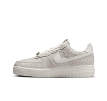 Nike Air Force 1 07 WMNS Safari Phantom (FV6519-001) in grau