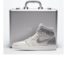 Jordan 1 Retro High OG CO.JP Suitcase Special Box (DA0382-029)