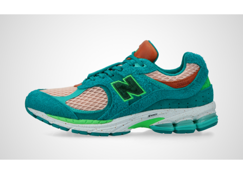 New Balance Salehe x Bembury 2002R Water Be The Guide (ML2002RJ) grün