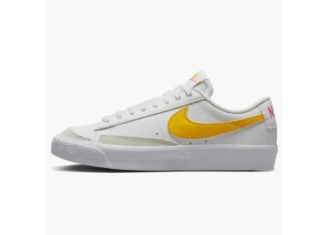 Nike Blazer Low 77 Summit University Gold (DA4074 123) weiss