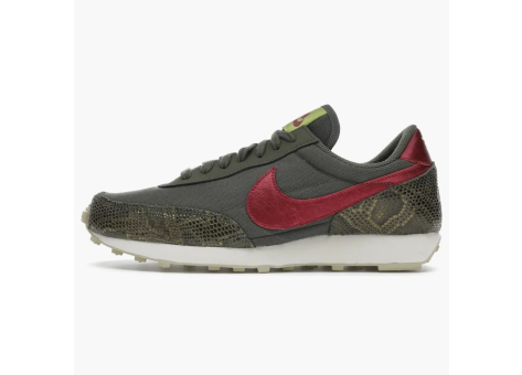 Nike Daybreak Medium Olive Worn Brick (CZ0464 200) grün