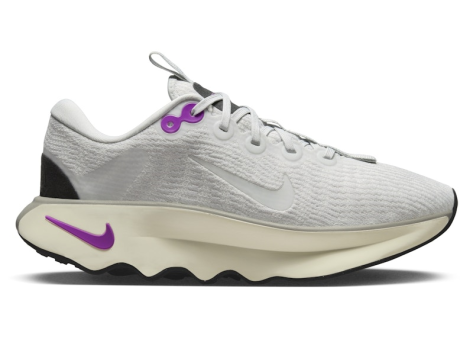 Nike Motiva (DV1238 009) weiss