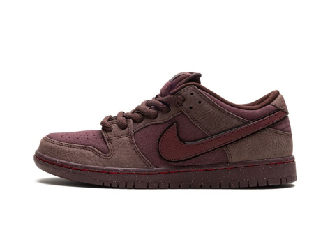 All maroon nikes on sale