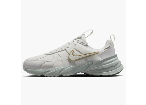 Nike V2K Run Gore TEX Platinum Tint Light Silver (FZ2622 004) weiss