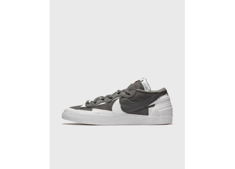 Nike Blazer low x sacai *Iron Grey* (DD1877-002) grau