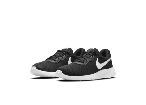 Black nike trainers tanjun online