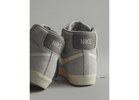 Nike Blazer Mid 77 Premium (DM0178-001) grau