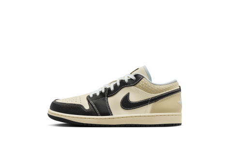 NIKE JORDAN 1 Low SE (HQ3437 101) weiss