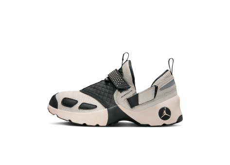 Jordan Trunner LX WMNS (HQ2164-102) bunt