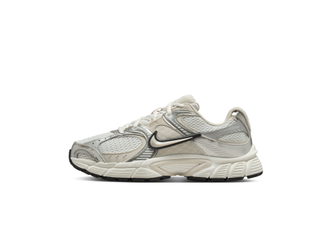 Nike V5 RNR (HQ7901-104) beige