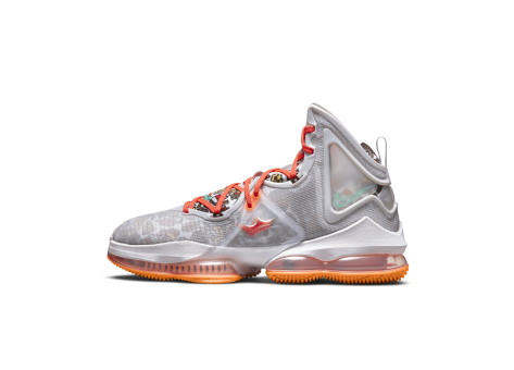 Nike LeBron 19 (DC9339-001) weiss