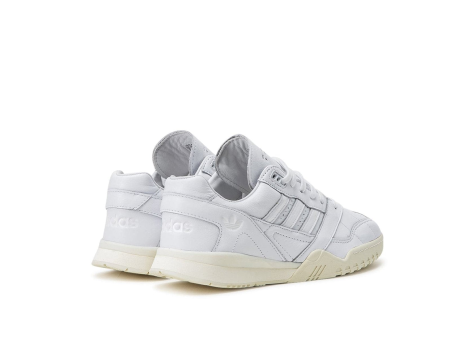 ee6331 adidas