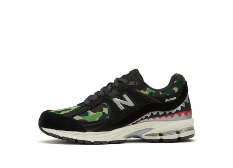 New Balance BAPE x 2002R (M2002RBF) bunt