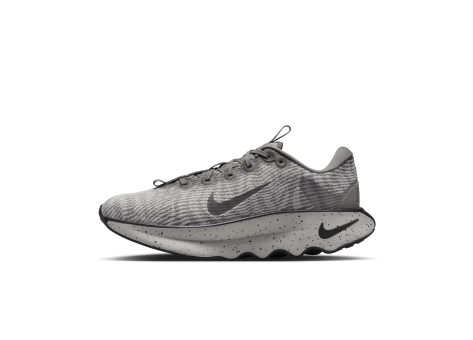 Nike Motiva Walking (DV1237-002) grau