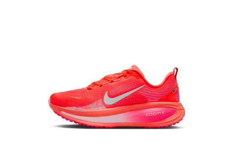 Nike Vomero 18 (HM6804-603) rot