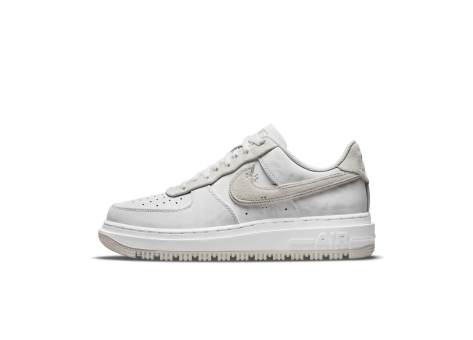 Nike Air Force 1 Luxe (DD9605-100) weiss