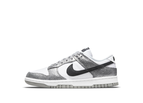 Nike Dunk Low Golden Gals Metallic Silver (DO5882-001) grau