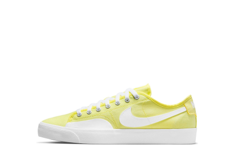 Nike Blazer Court SB Light (CV1658-700) gelb