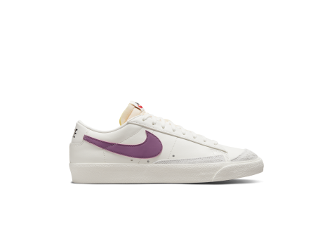 Nike Blazer Low 77 Vintage Sail Light Bordeaux Vivid Sulfur (DA6364-106) weiss