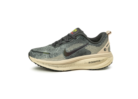 Nike Vomero 18 (IH4114-140) bunt