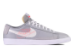 Nike Blazer Low Print Wolf Grey Sail Bright Crimson (DA4652-001) grau 3